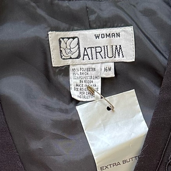 Vintage Whimsigoth Black Vest Floral Embroidered Plus Size 16W Abalone Button Up - Picture 11 of 11